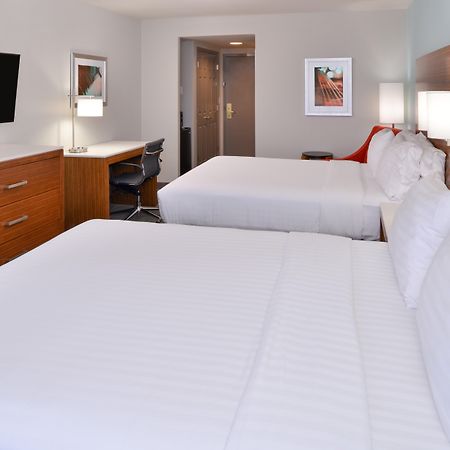 Holiday Inn Express & Suites Austin North Central By Ihg Εξωτερικό φωτογραφία