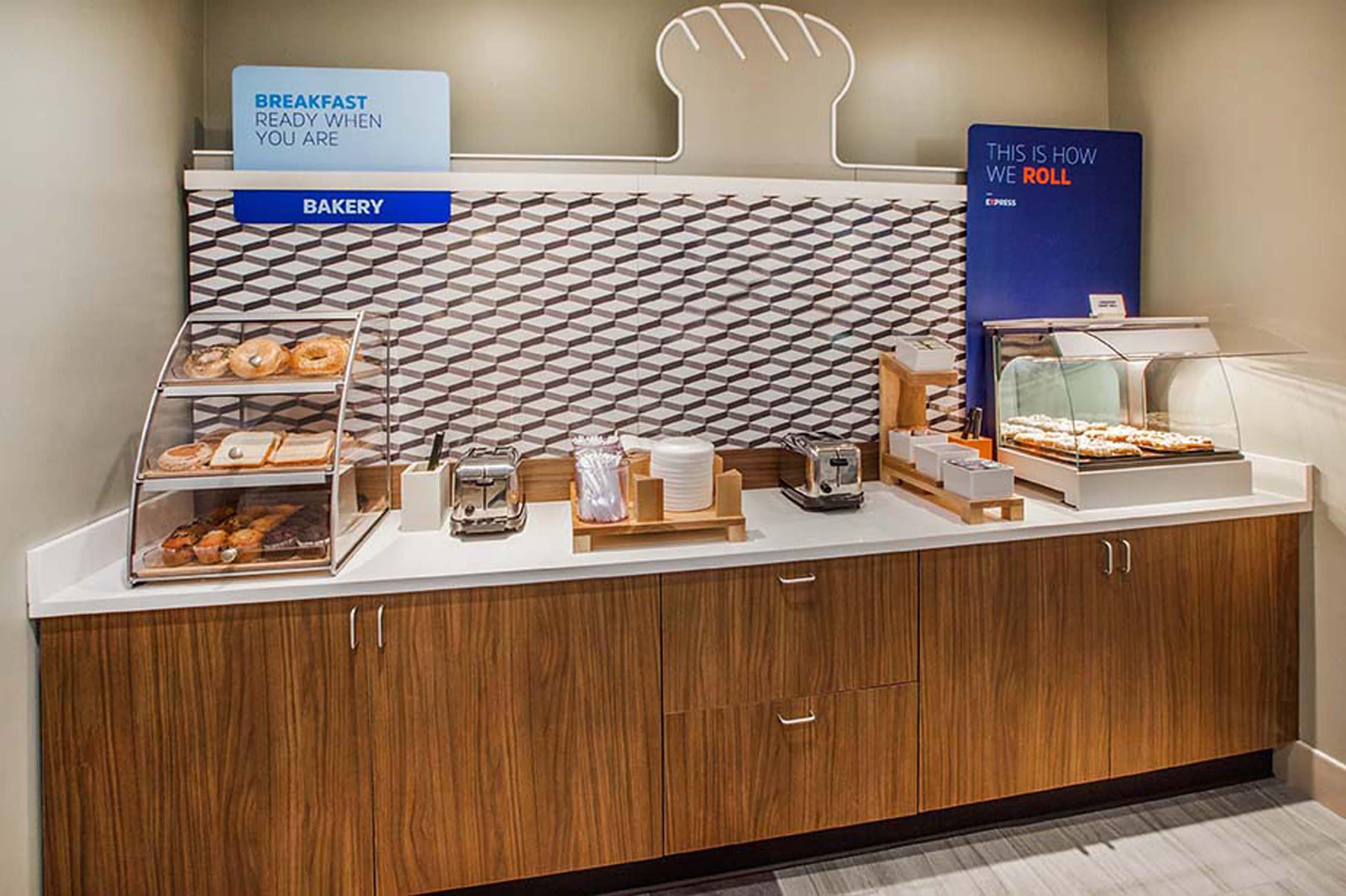 Holiday Inn Express & Suites Austin North Central By Ihg Εξωτερικό φωτογραφία