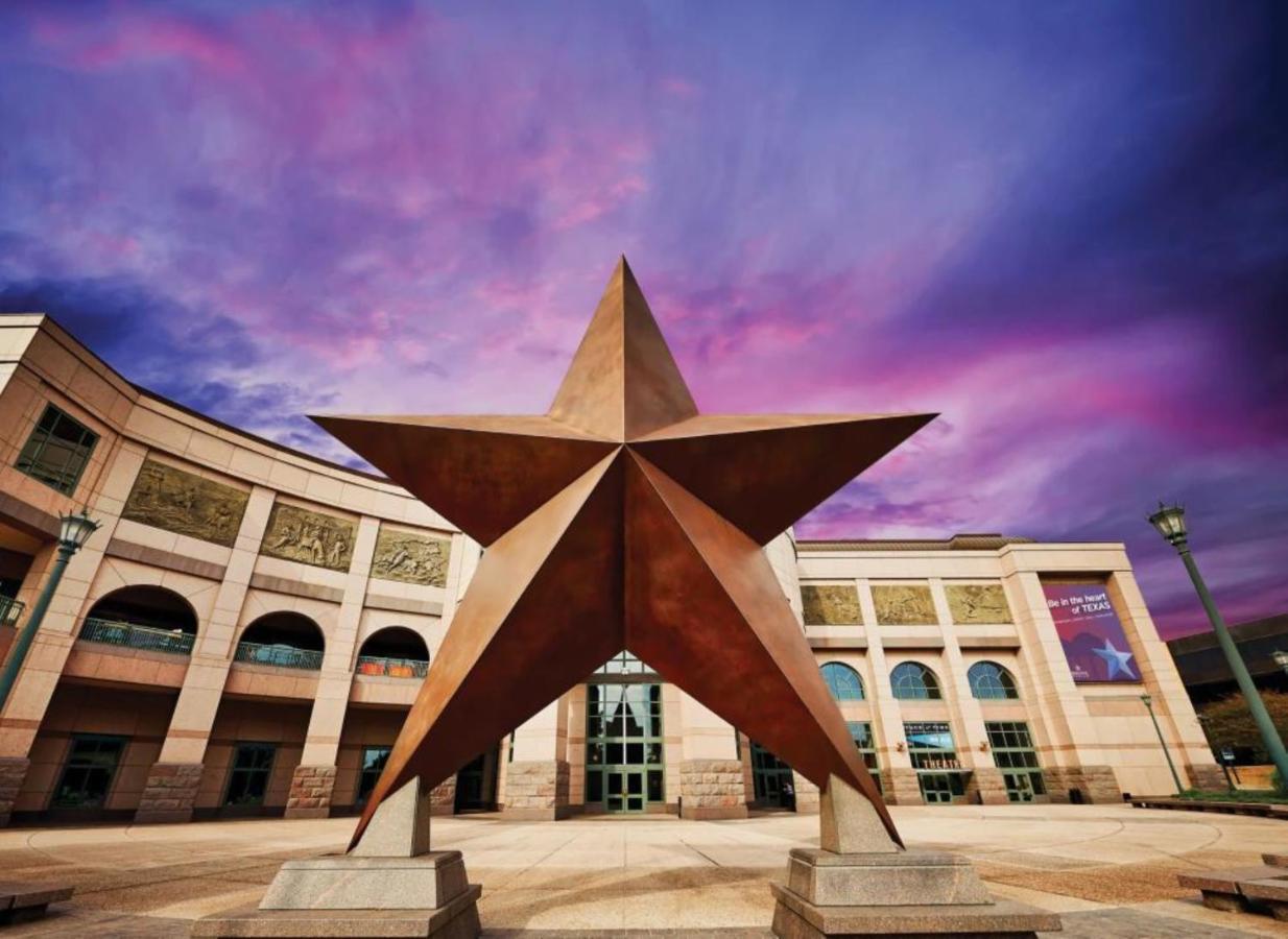 Holiday Inn Express & Suites Austin North Central By Ihg Εξωτερικό φωτογραφία