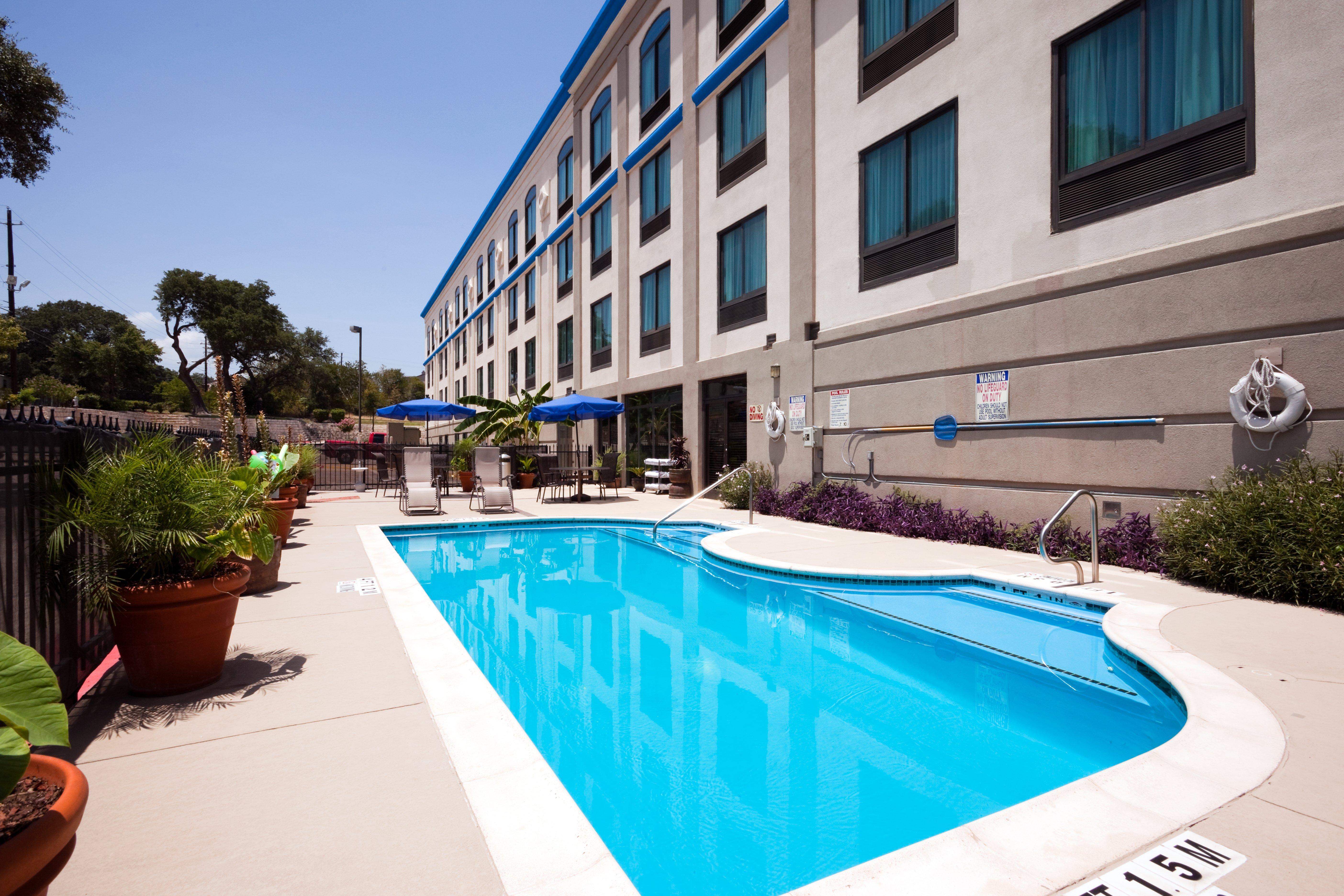 Holiday Inn Express & Suites Austin North Central By Ihg Εξωτερικό φωτογραφία
