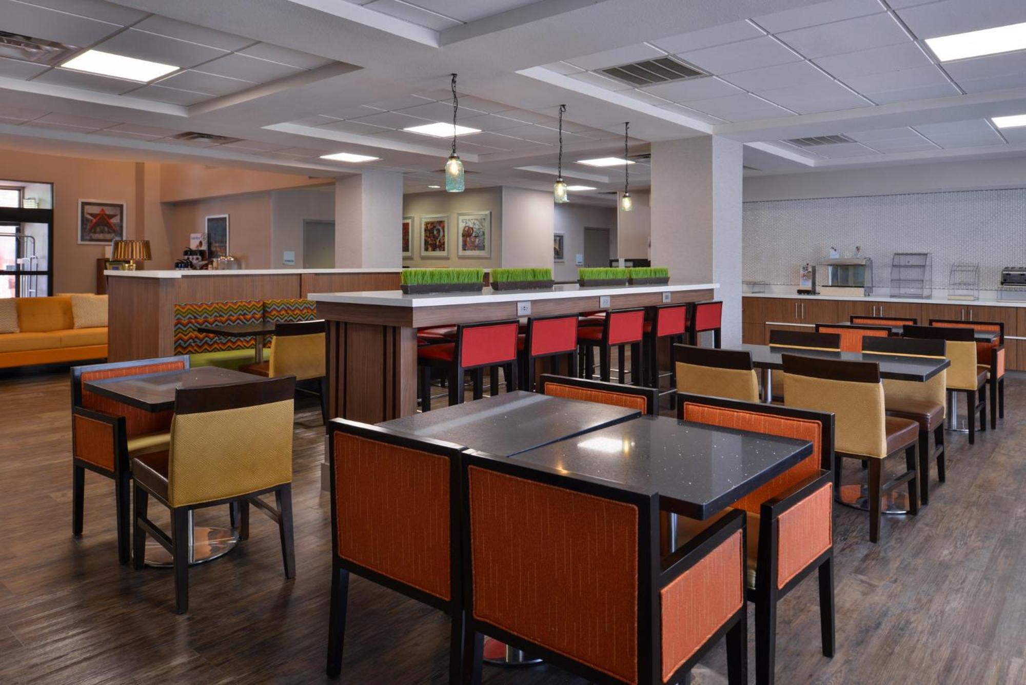 Holiday Inn Express & Suites Austin North Central By Ihg Εξωτερικό φωτογραφία