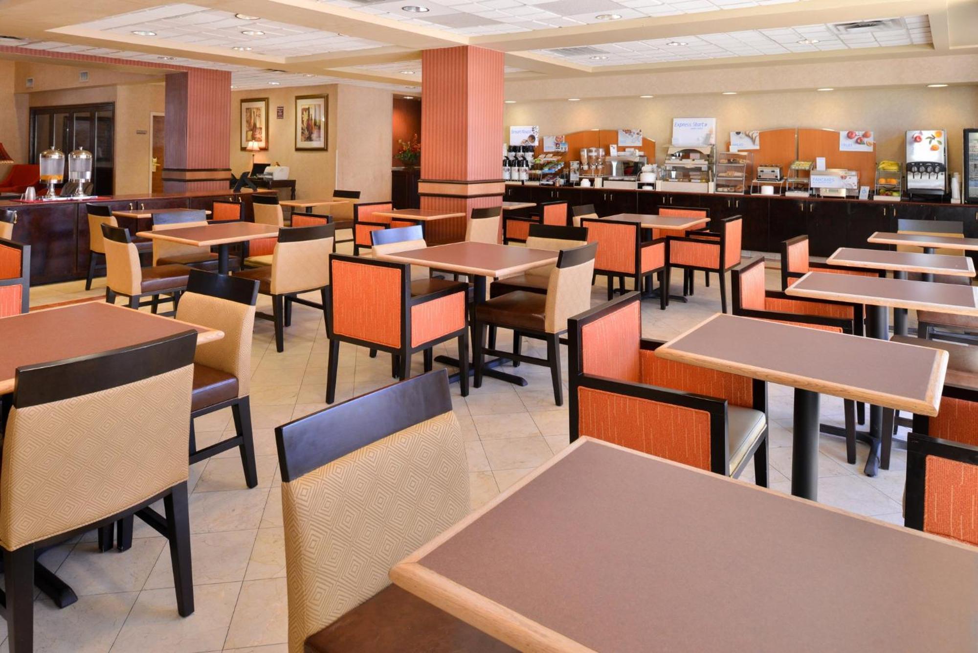 Holiday Inn Express & Suites Austin North Central By Ihg Εξωτερικό φωτογραφία