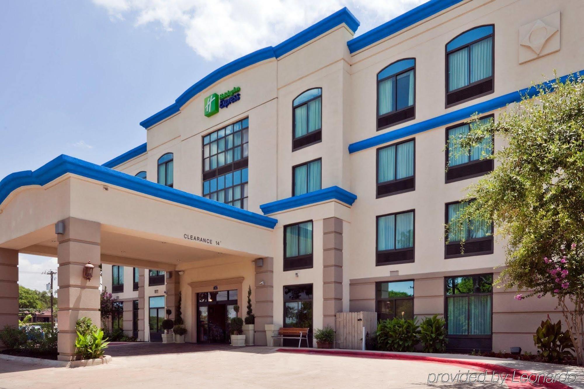 Holiday Inn Express & Suites Austin North Central By Ihg Εξωτερικό φωτογραφία