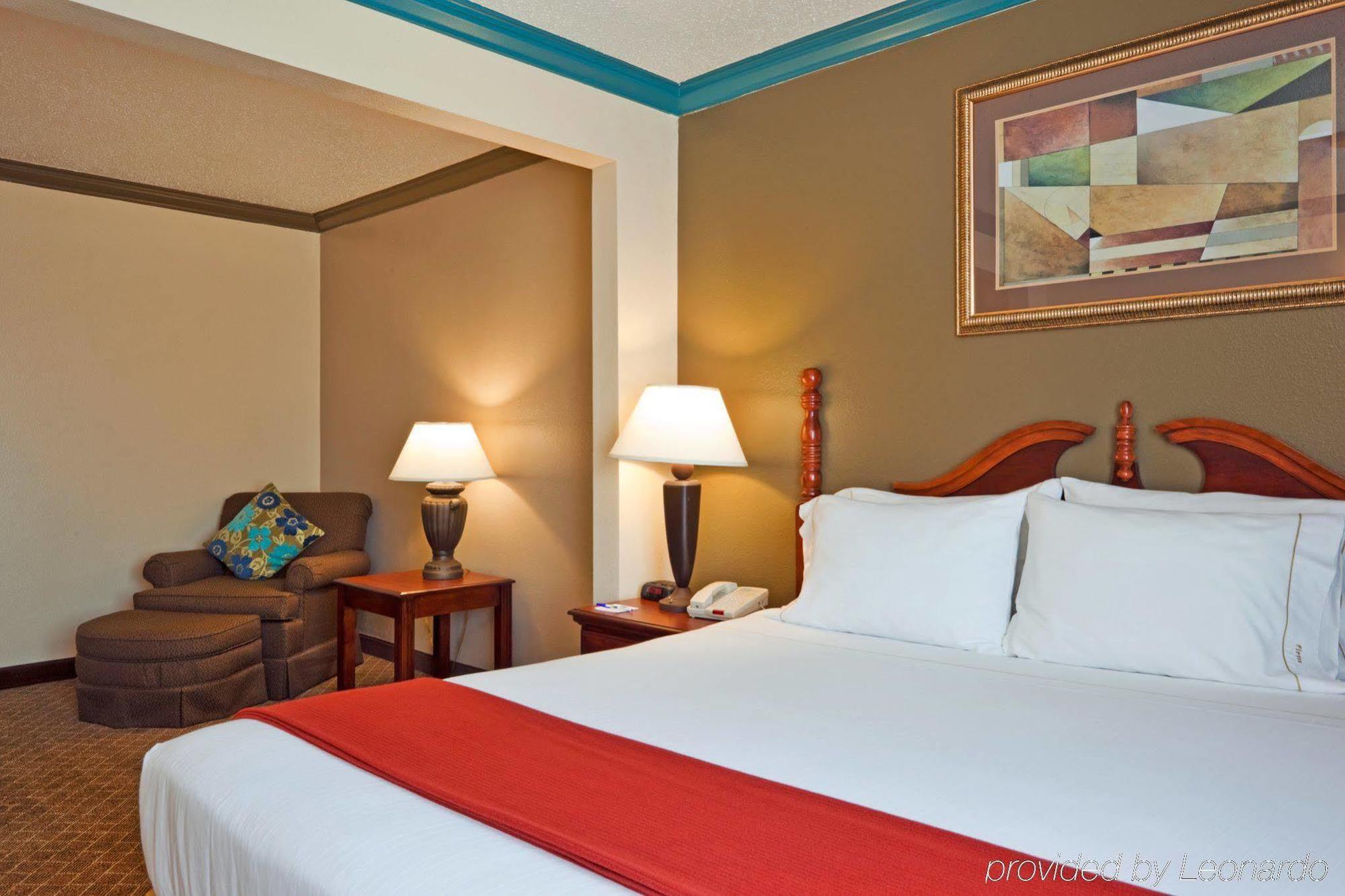 Holiday Inn Express & Suites Austin North Central By Ihg Εξωτερικό φωτογραφία