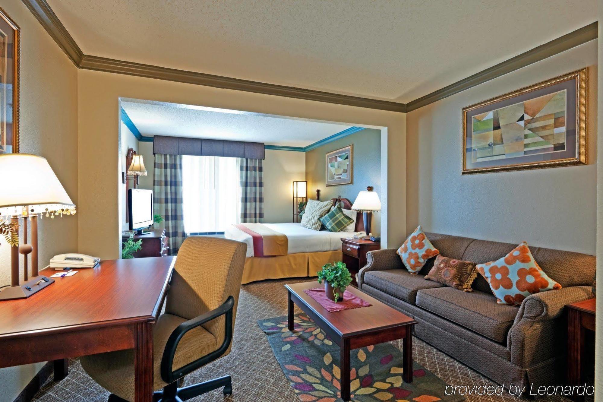 Holiday Inn Express & Suites Austin North Central By Ihg Εξωτερικό φωτογραφία