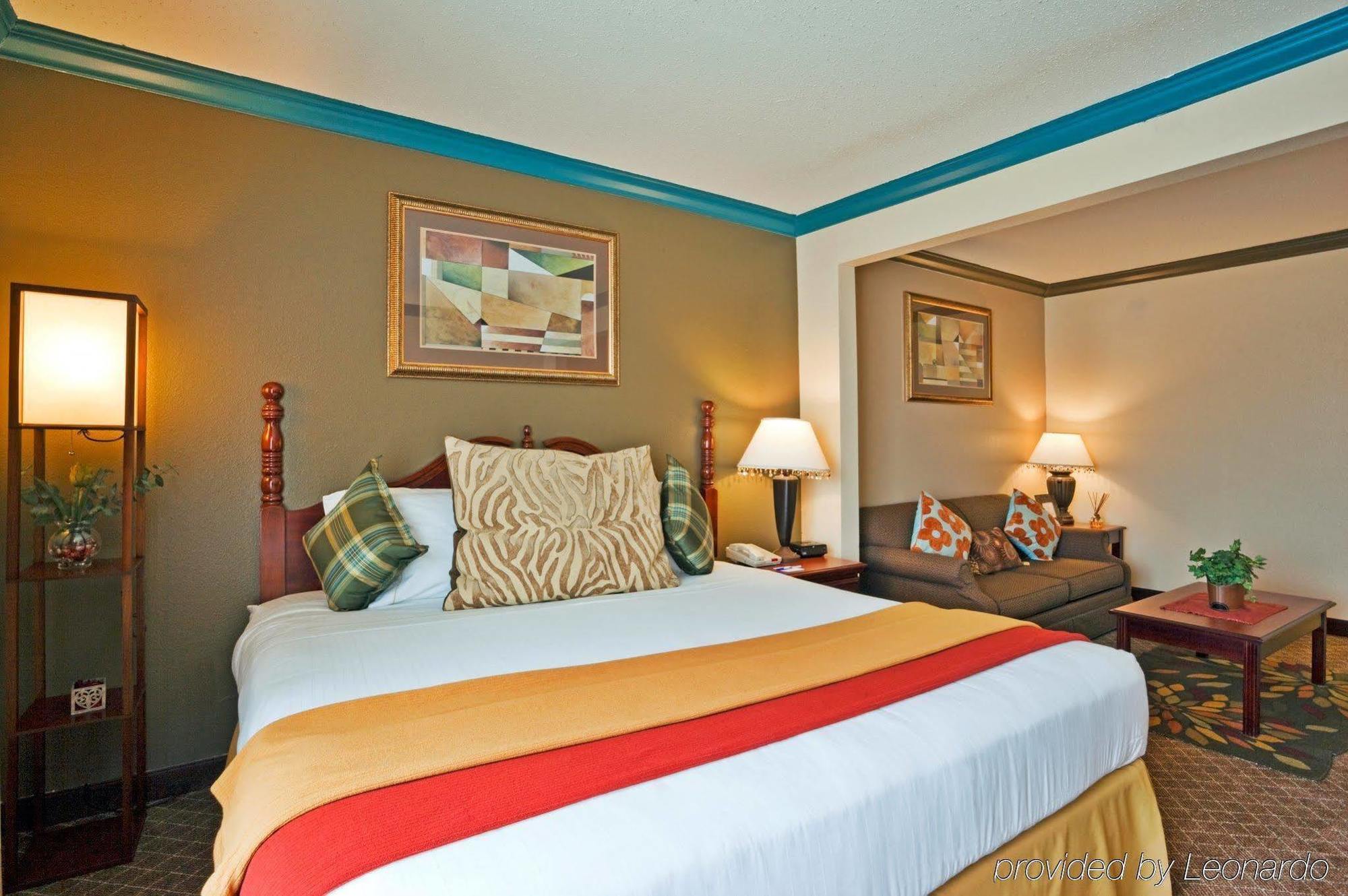 Holiday Inn Express & Suites Austin North Central By Ihg Εξωτερικό φωτογραφία